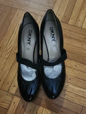 DKNY Black Patent Mary Jane Heels with Elastic Strap